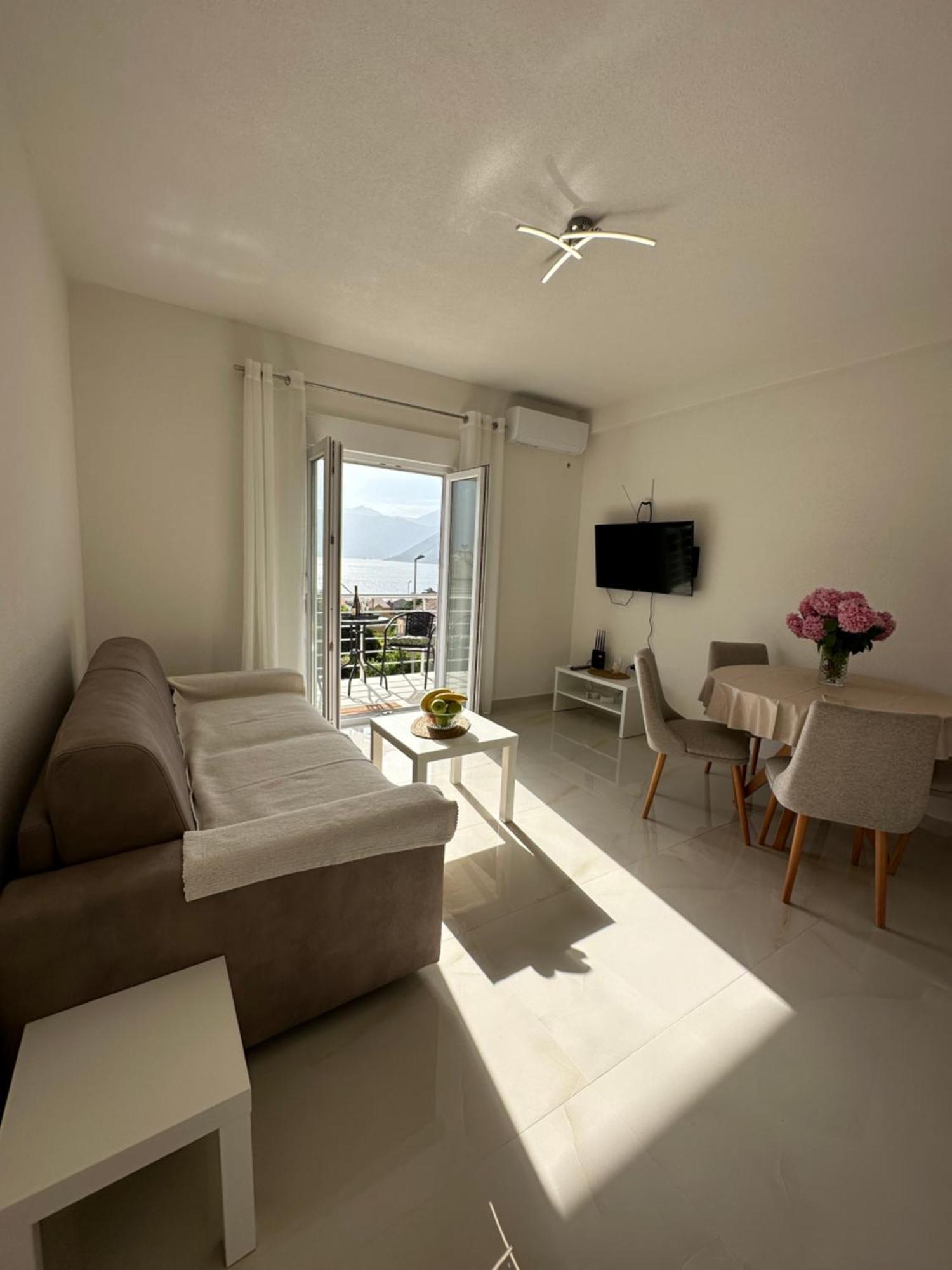 Sunny Apartment Kotor Dış mekan fotoğraf